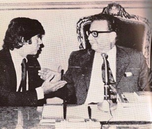 El presidente Salvador Allende junto al político venezolano Diego Arria (Fuente: Twitter de Diego Arria).